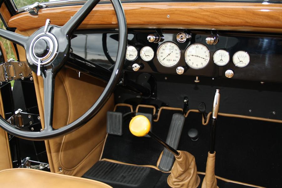  Chrysler CG Imperial Convertible Victoria by Waterhouse 1931 года  (фото 13 из 33)
